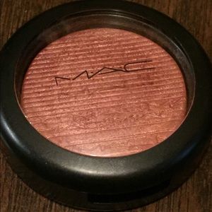 Brand new MAC extra dimension blush